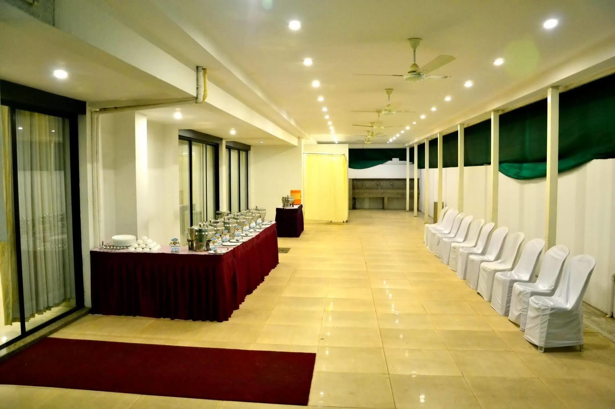 Treebo Flora Inn Nagpur Exterior foto