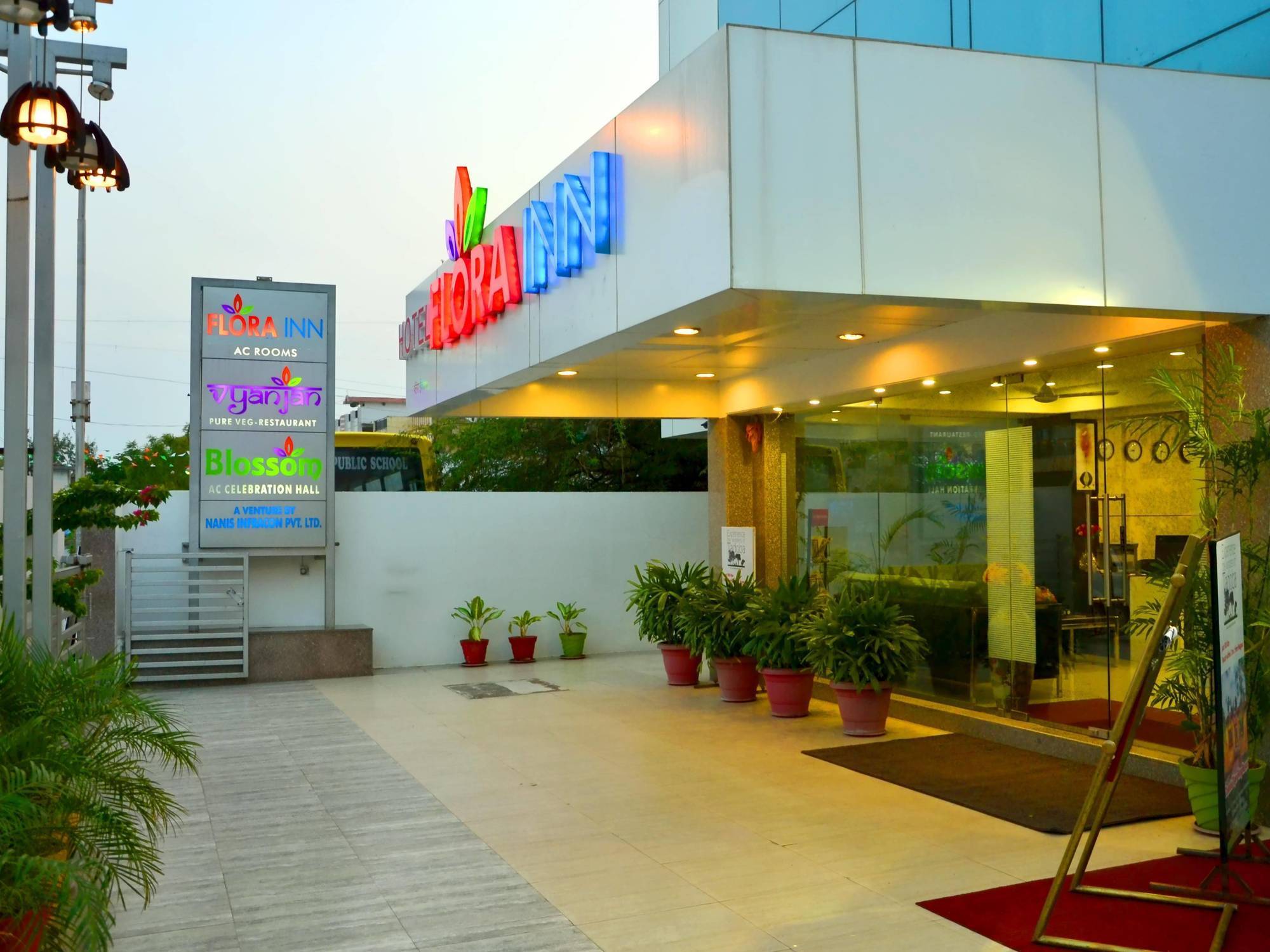 Treebo Flora Inn Nagpur Exterior foto