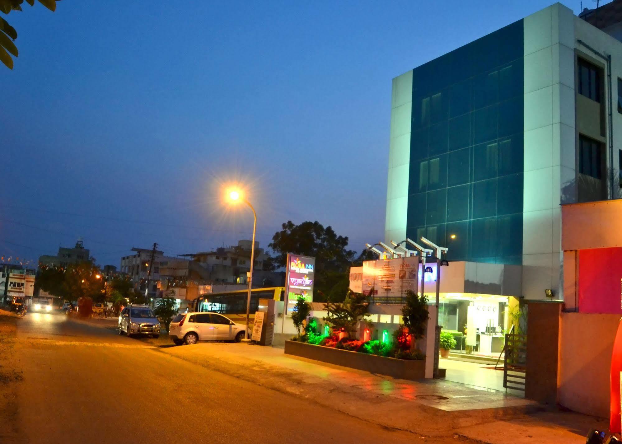 Treebo Flora Inn Nagpur Exterior foto