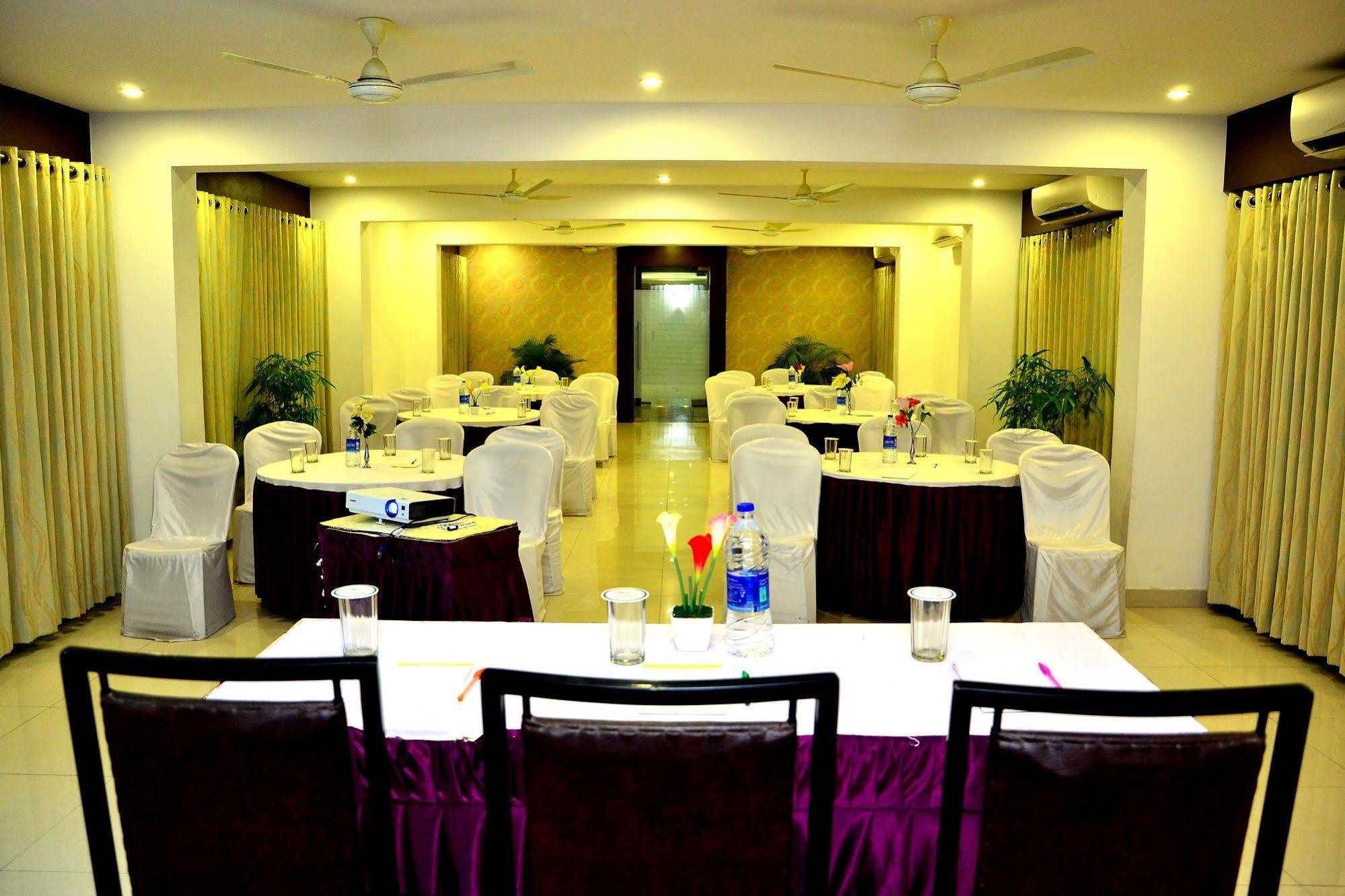 Treebo Flora Inn Nagpur Exterior foto